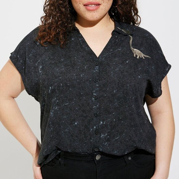 TORRID Universal Jurassic Park Button Front Roll Sleeve Blouse Size 1 - Picture 2 of 4
